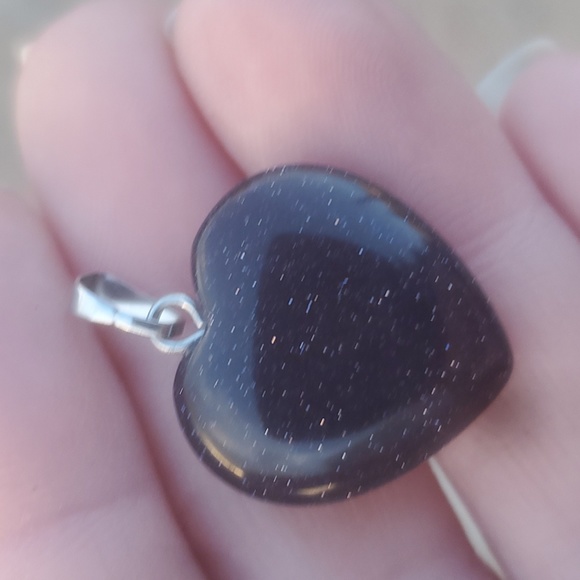 New Blue Sunstone Sandstone Heart Shaped Pendant. - Picture 14 of 16